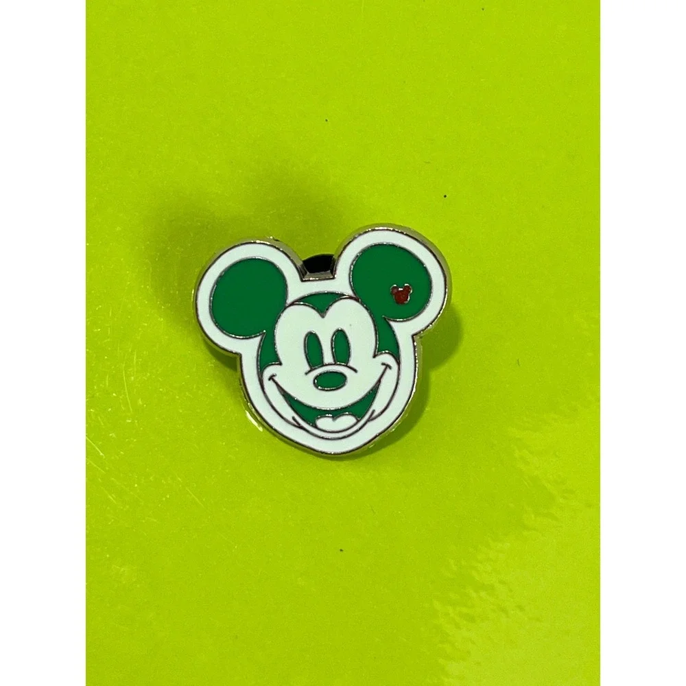 Disney Hidden Mickey Pin 2008 Green White Mickey Mouse Head 3 of 5 Collectible